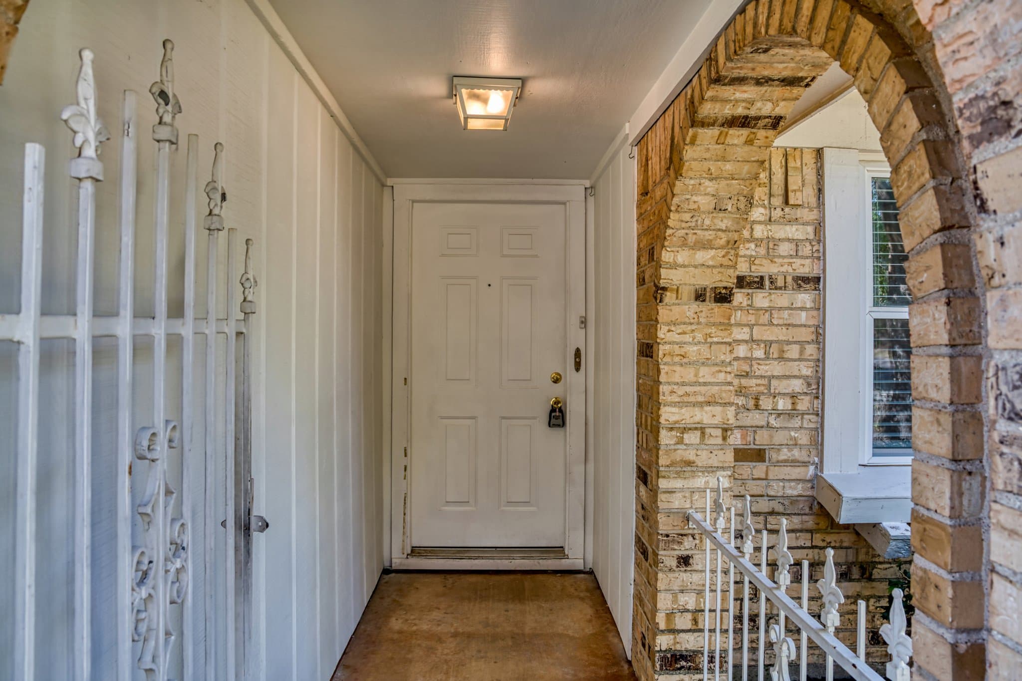 Photo 4 of 36, 1000 Springdale Rd, Bedford, TX 76021