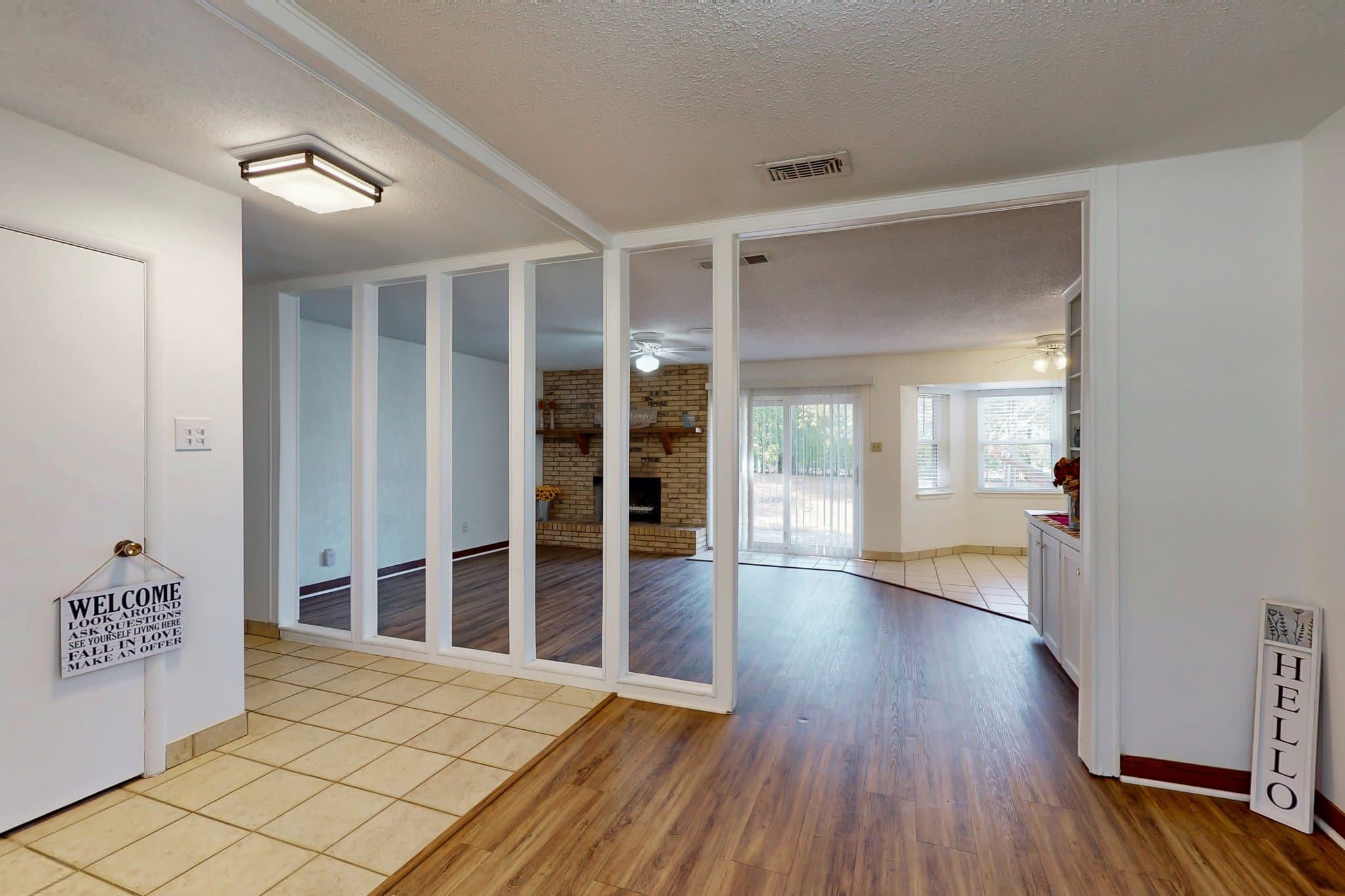 Photo 5 of 36, 1000 Springdale Rd, Bedford, TX 76021