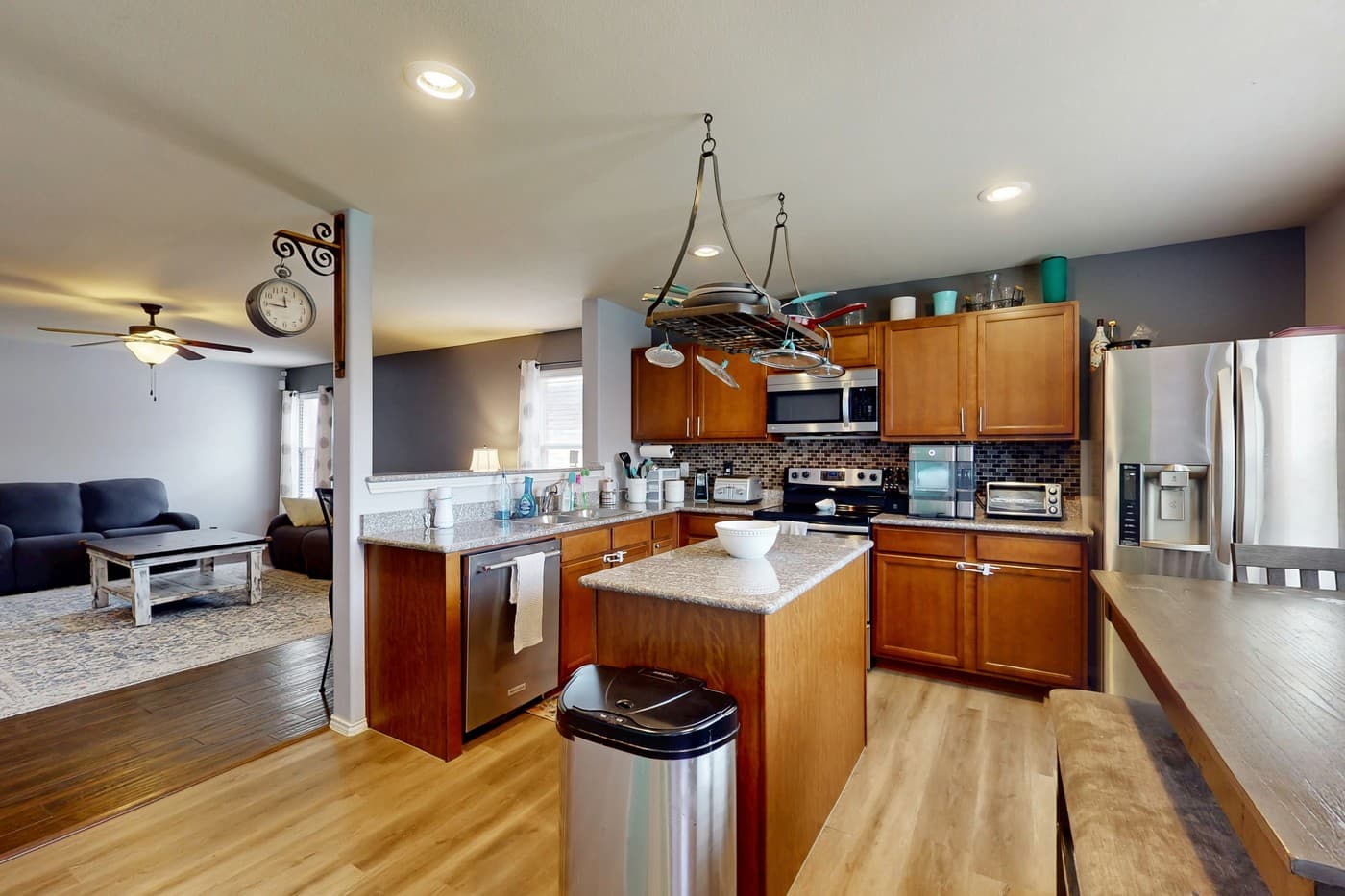 Photo 4 of 28, 7016 Derbyshire Dr, Fort Worth, TX 76137