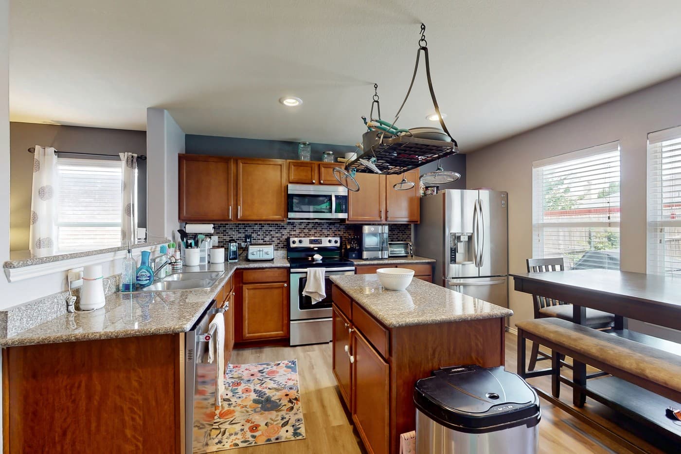 Photo 5 of 28, 7016 Derbyshire Dr, Fort Worth, TX 76137
