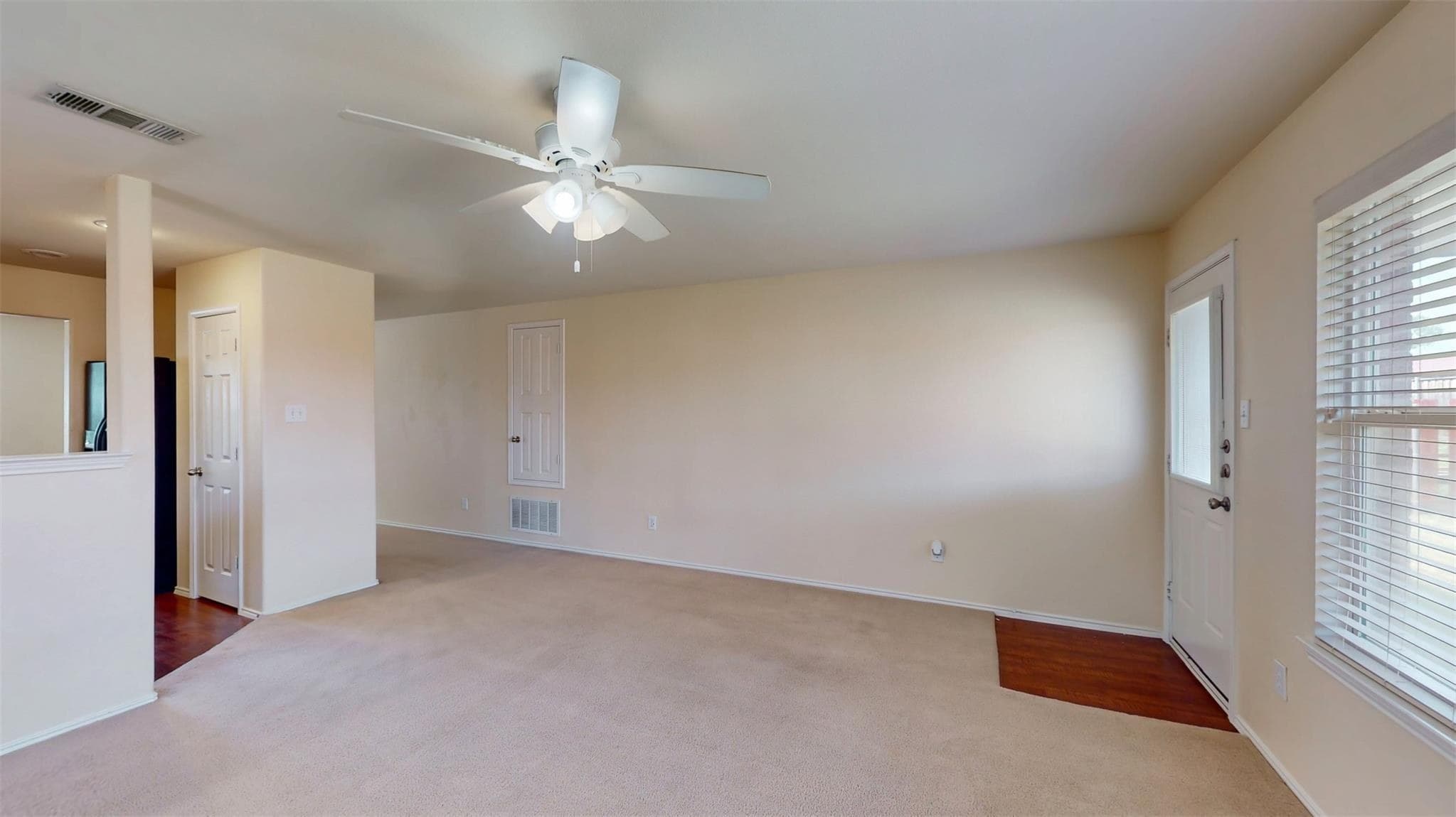 Photo 5 of 31, 9020 Noontide Dr, Fort Worth, TX 76179