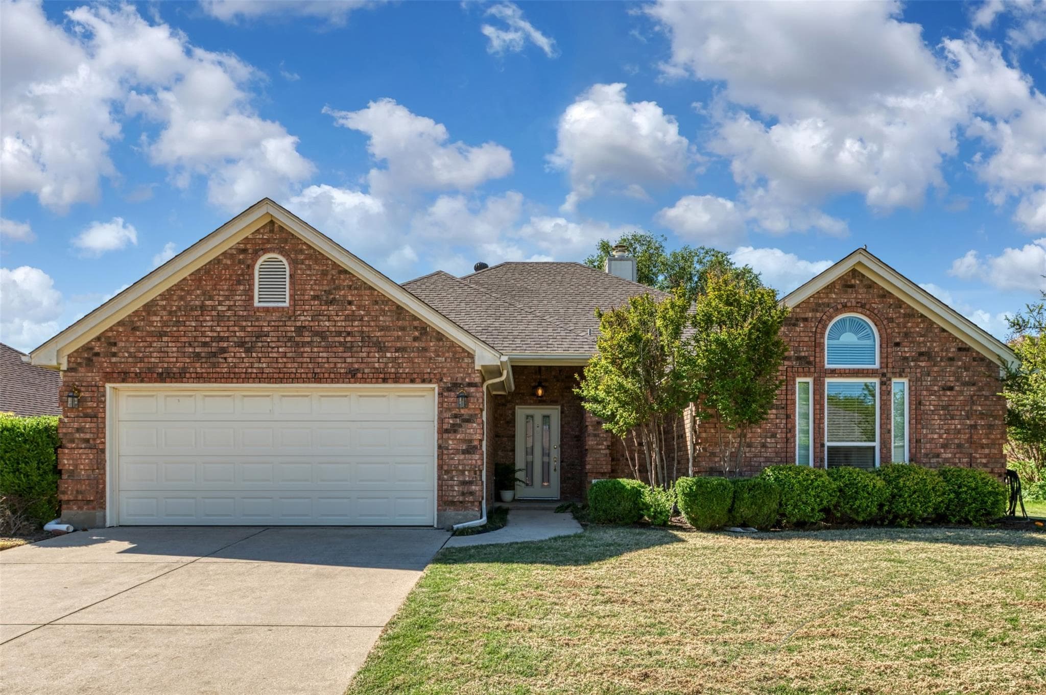 1057 Springwood Dr, Fort Worth, TX 76179