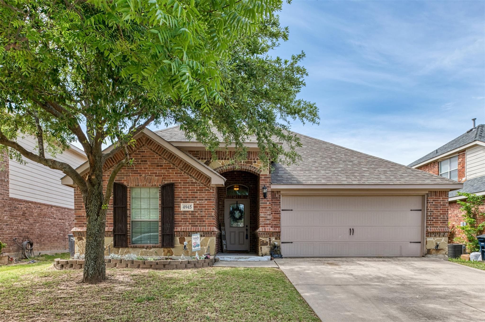 4945 Wild Oats Dr, Fort Worth, TX 76179
